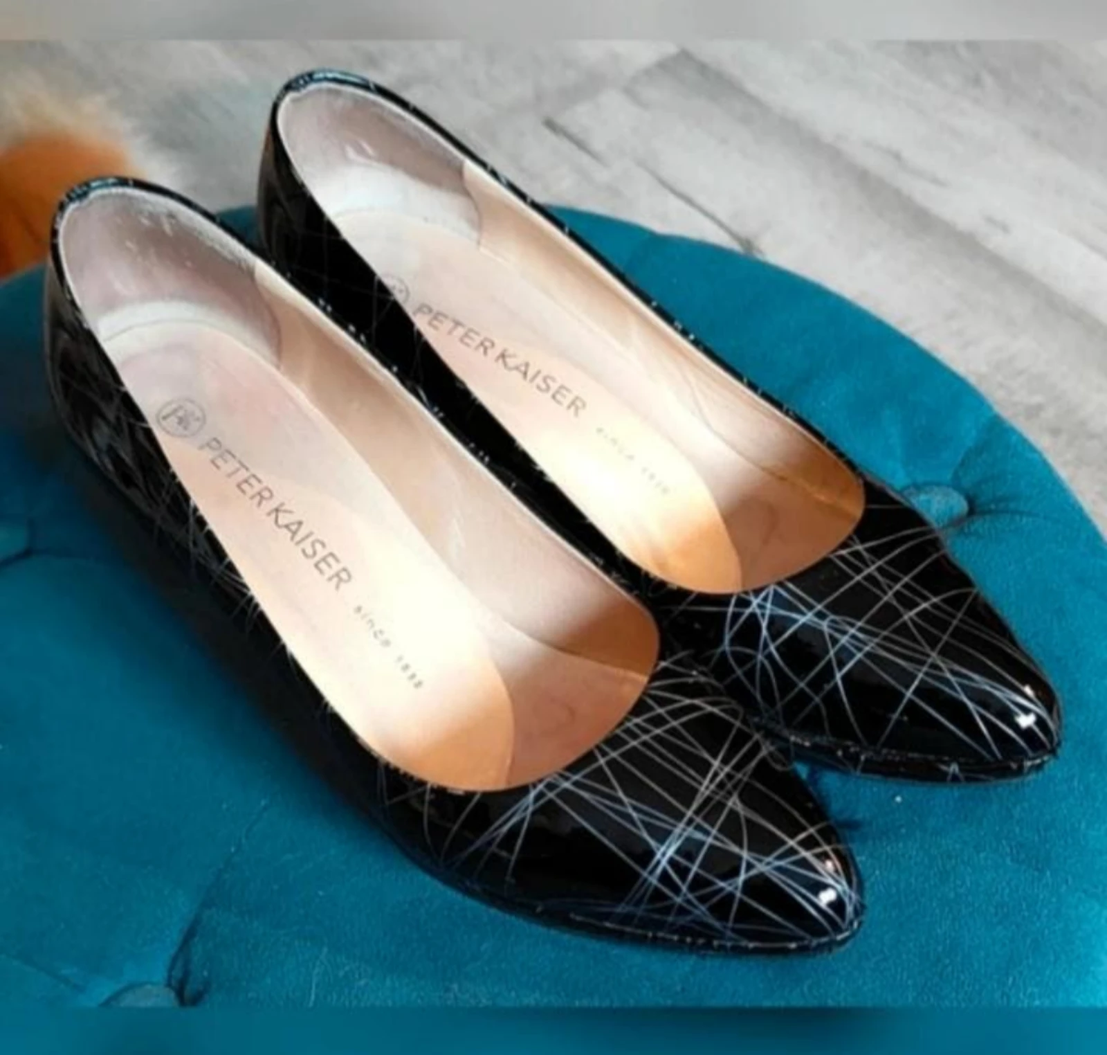 Klassieke zwarte dames pumps met grafisch patroon Peter Kais – photo 6
